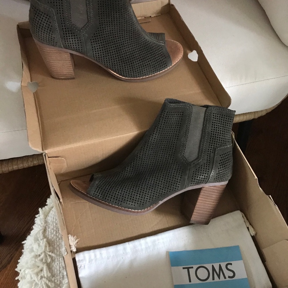 Toms booties 8.5 new
